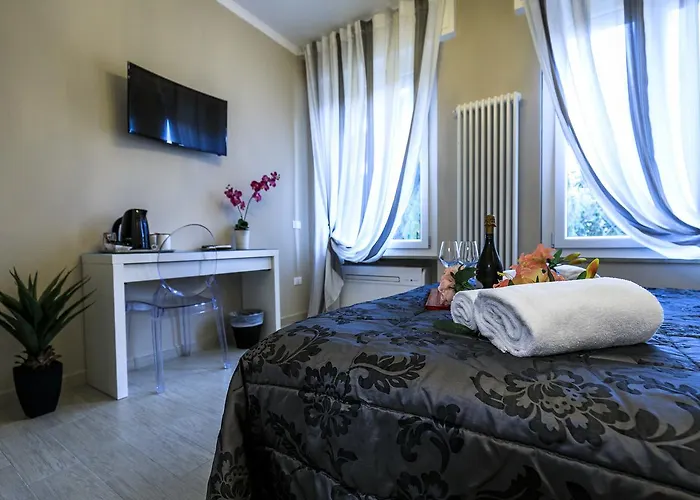 Bed & Breakfast Maison Degli Artisti 4*